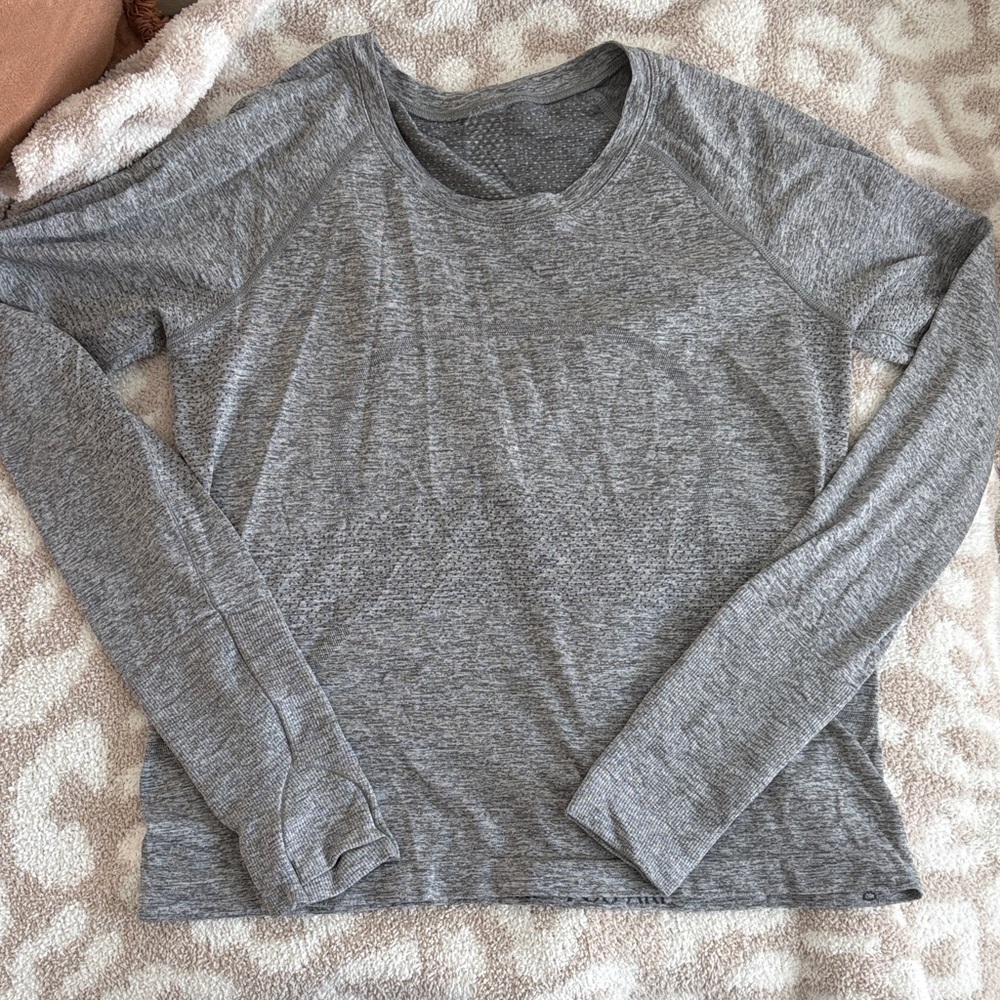 Lulu Lemon Swiftly Tech Long-Sleeve Shirt 2.0
Waist Length